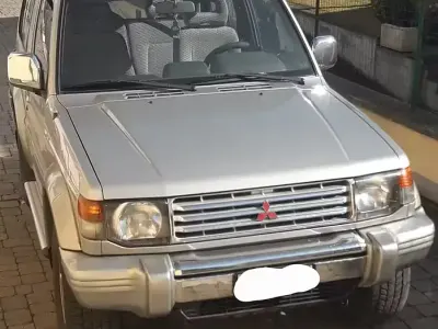 Usata Mitsubishi Pajero 1998 Grigio SUV