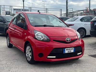 Rosso Usata 2013 Toyota Aygo Connect Style Utilitaria | 5200 € (Buon prezzo)
