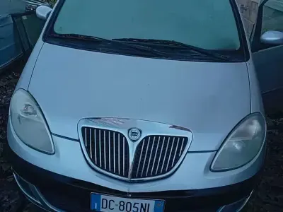 Usata Lancia Ypsilon 60 CV (44 kW) 2006 Utilitaria