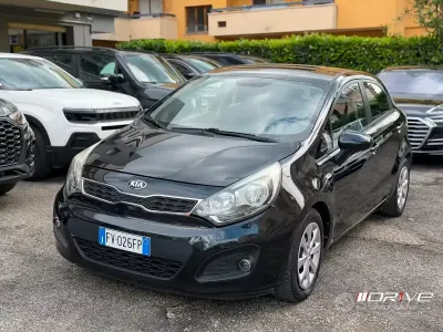Usata Kia Rio Active 84 CV (61 kW) 2015 Berlina