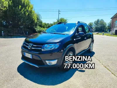 Usata Dacia Sandero Stepway 90 CV (66 kW) 2013 Nero SUV