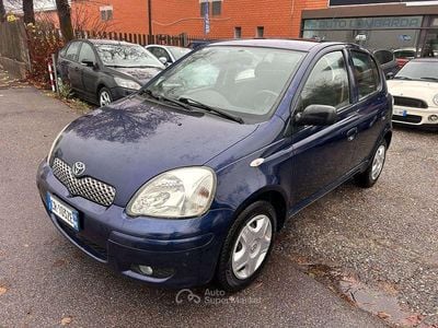 Usata Toyota Yaris 65 CV (47 kW) 2004 Blu/azzurro Utilitaria