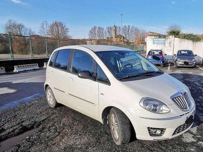 Usata Lancia Musa Gold 77 CV (56 kW) 2012 Bianco Monovolume