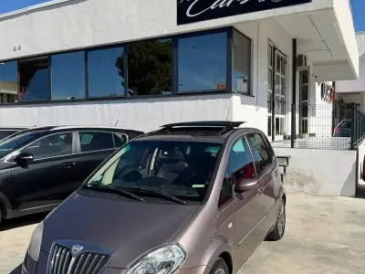 Usata Lancia Musa 90 CV (66 kW) 2008 Viola Monovolume