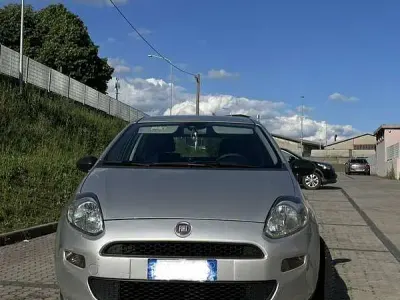 Occasion Fiat Punto Street 69 ch (50 kW) 2018 Gris Citadine