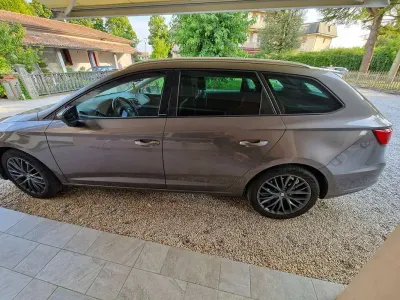 Usata Seat Leon ST CONNECT 110 CV (80 kW) 2016 Grigio Station wagon
