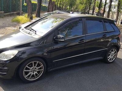Usata Mercedes 200 143 CV (105 kW) 2009 Nero Monovolume
