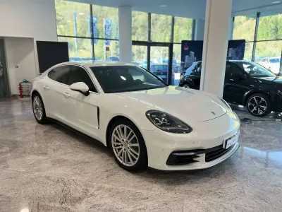 Usata Porsche Panamera 441 CV (324 kW) 2018 Bianco Berlina