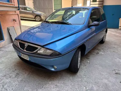 Usata Lancia Ypsilon 60 CV (44 kW) 2000 Blu/azzurro Utilitaria