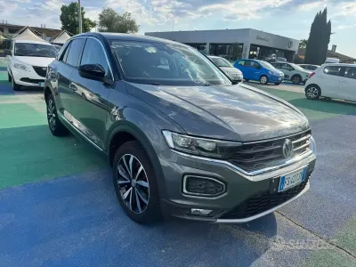 Usata VW T-Roc Advance 116 CV (85 kW) 2018 Grigio SUV
