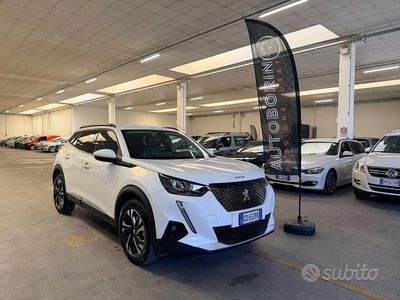 Usata Peugeot 2008 Allure 131 CV (96 kW) 2021 Bianco SUV