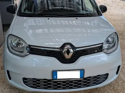 Usado Renault Twingo 30 kW (42 CV) 2022 Blanco Utilitario