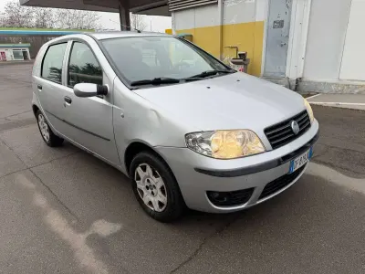 Usata Fiat Punto Dynamic 60 CV (44 kW) 2007 Argento Utilitaria