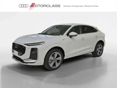 Nuova Audi Q3 Sportback S-Line 272 CV (200 kW) 2026 Bianco ghiacciaio metallizzato SUV