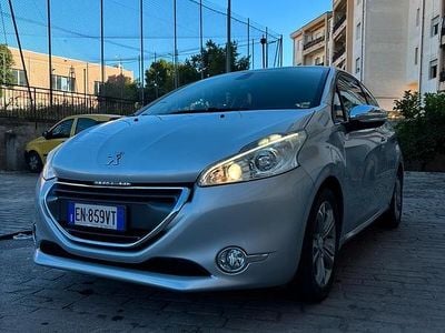 Usata Peugeot 208 Access 82 CV (60 kW) 2013 Grigio Utilitaria