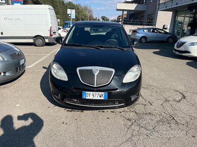 Usata Lancia Ypsilon 77 CV (56 kW) 2009 Nero Utilitaria