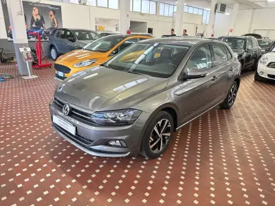 Usata VW Polo Comfortline 75 CV (55 kW) 2018 Grigio Utilitaria