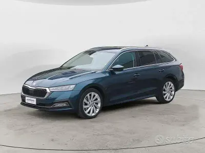 Usata Skoda Octavia Style 150 CV (110 kW) 2022 Verde Station wagon
