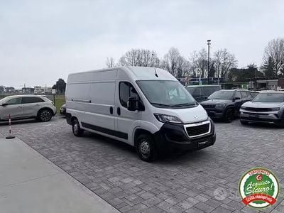 Gebraucht Peugeot Boxer 140 PS (102 kW) 2022 Weiß Van