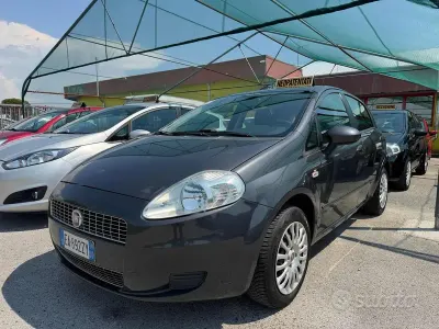 Usata Fiat Grande Punto 65 CV (47 kW) 2010 Nero Utilitaria