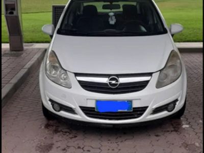Usata Opel Corsa Enjoy 75 CV (55 kW) 2009 Bianco Berlina