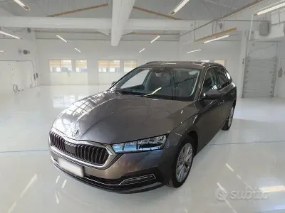 Usata Skoda Octavia Style 149 CV (109 kW) 2023 Grigio Station wagon