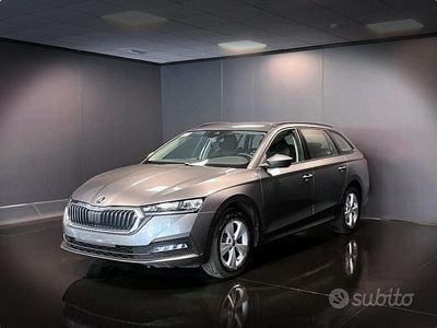 Usata Skoda Octavia Executive 116 CV (85 kW) 2023 Grigio Station wagon