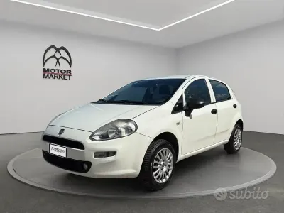 Usata Fiat Punto Lounge 77 CV (56 kW) 2018 Bianco Utilitaria