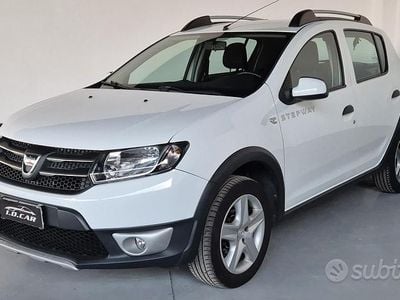 Usata Dacia Sandero Prestige 90 CV (66 kW) 2015 Bianco Berlina