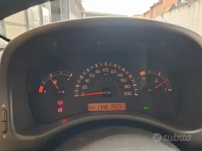 Usata Fiat Punto 60 CV (44 kW) 2005 Bianco Utilitaria