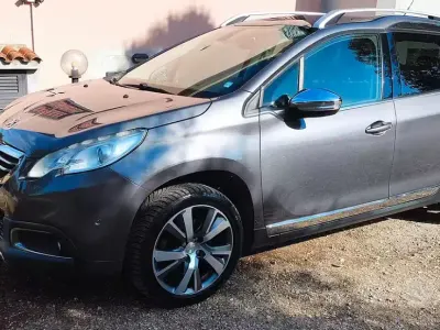 Usata Peugeot 2008 115 CV (84 kW) 2014 Grigio SUV