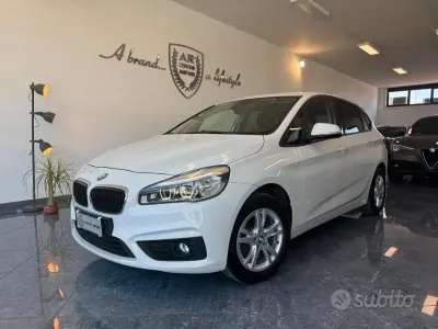 Usata BMW 216 Active Tourer Sport Line 116 CV (85 kW) 2015 Bianco Monovolume