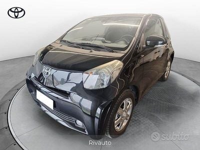Usata Toyota iQ Lounge 68 CV (50 kW) 2010 Nero Utilitaria
