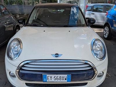Usata Mini Cooper D Business 116 CV (85 kW) 2015 Beige Utilitaria