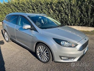 Usata Ford Focus Titanium 120 CV (88 kW) 2015 Grigio Station wagon