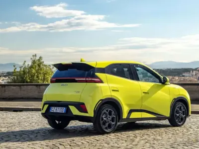Nuova BYD Dolphin Surf Boost 35 kW (48 CV) 2026 Argento Utilitaria