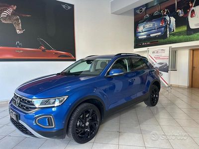Usata VW T-Roc Sport 150 CV (110 kW) 2022 Blu SUV