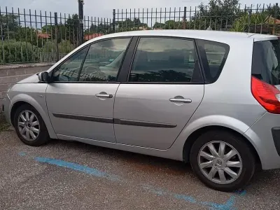 Usata Renault Scenic E-Tech 106 CV (77 kW) 2007 Grigio Berlina