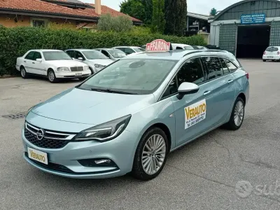 Usata Opel Astra Innovation 136 CV (100 kW) 2017 Bluazzurro Station wagon
