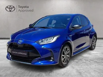 Usata Toyota Yaris Hybrid Lounge 2021 Blu Berlina