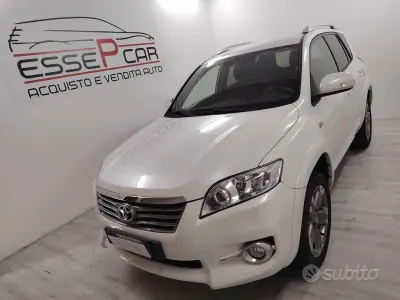 Usata Toyota RAV4 150 CV (110 kW) 2011 Bianco SUV