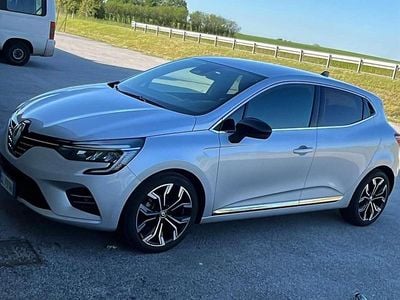 Usata Renault Clio V Intens 101 CV (74 kW) 2023 Grigio Berlina