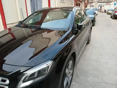 Usata Mercedes GLA180 122 CV (89 kW) 2018 Nero SUV