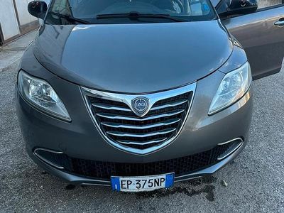 Usata Lancia Ypsilon 2012 Grigio Utilitaria