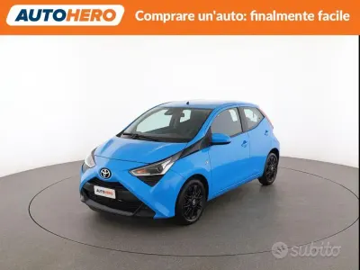 Usata Toyota Aygo 72 CV (52 kW) 2020 Blu Utilitaria