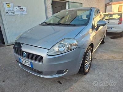 Grigio Usata 2007 Fiat Grande Punto Active Utilitaria | 2500 € (Buon prezzo)