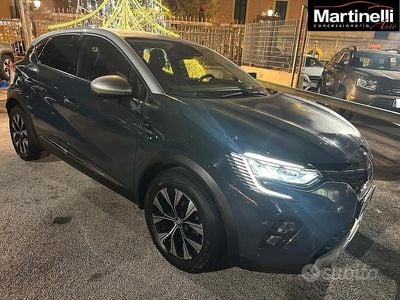 Usata Renault Captur Techno 100 CV (73 kW) 2022 Blu SUV