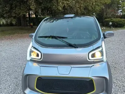 Begagnad XEV Yoyo 7 kW (10 HK) 2022 Grå Halvkombi