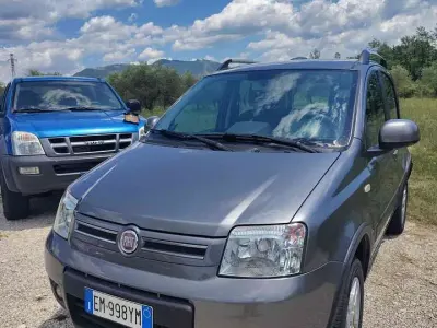 Usata Fiat Panda 4x4 Climbing 75 CV (55 kW) 2012 Other Utilitaria