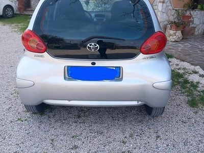 Usata Toyota Aygo 67 CV (49 kW) 2006 Grigio Utilitaria